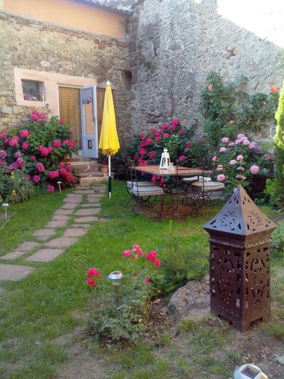 Le Clos De La Source Bed & Breakfast Le Bousquet-d'Orb Dış mekan fotoğraf